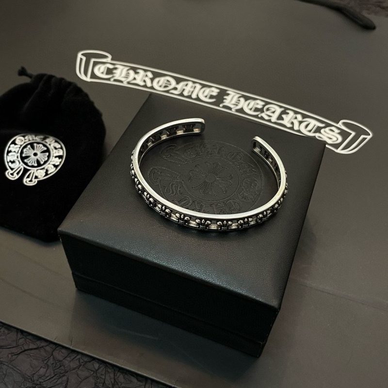 Ch*0me He**ts bracelets